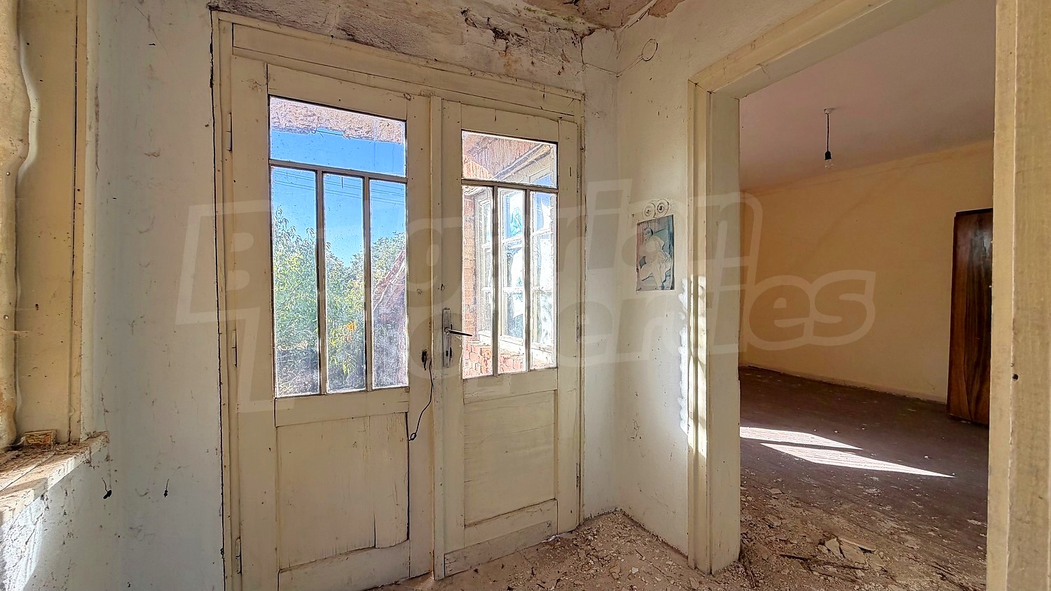 inside, inside building entrance