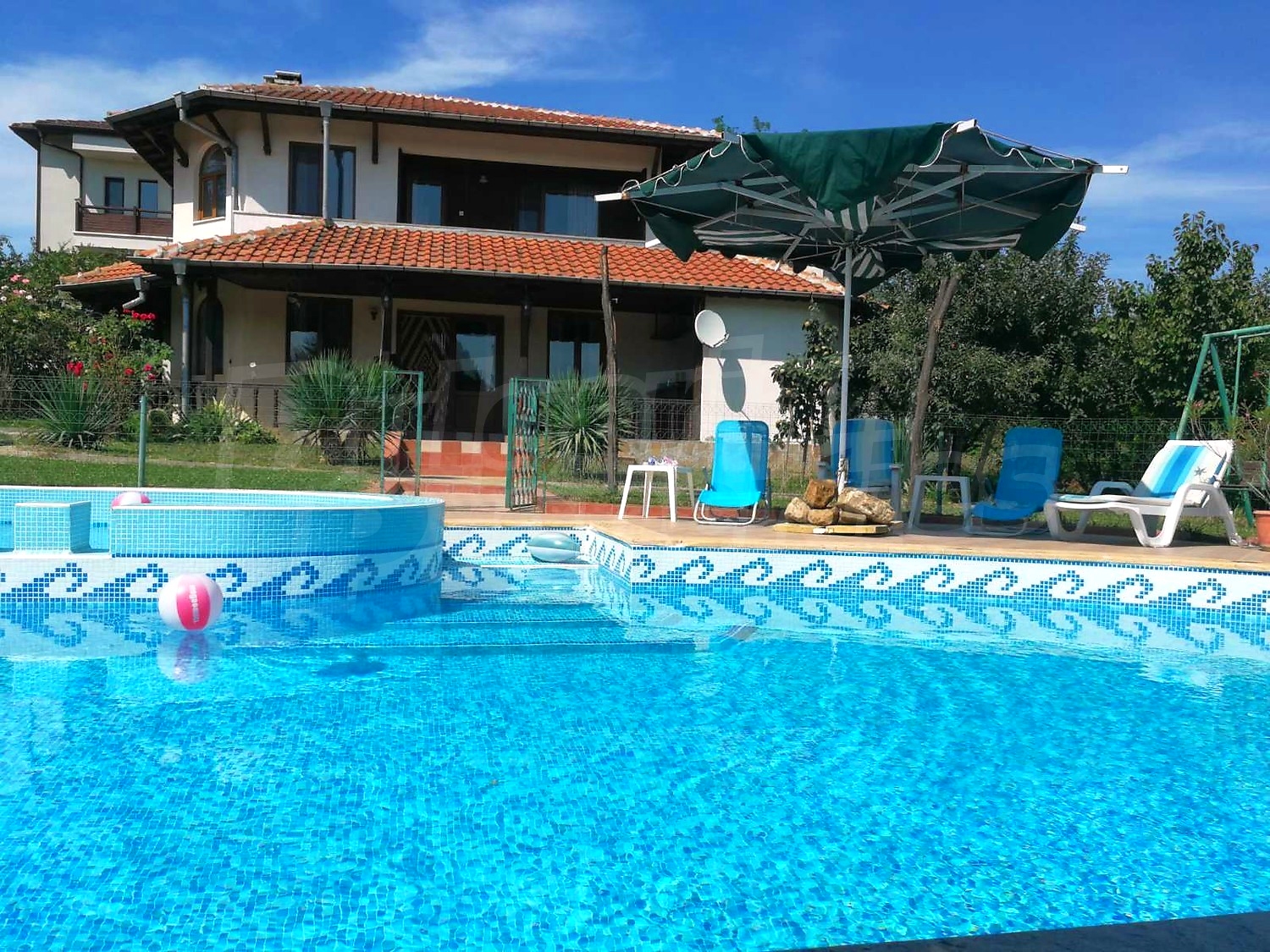 outside, pool, facade, garden