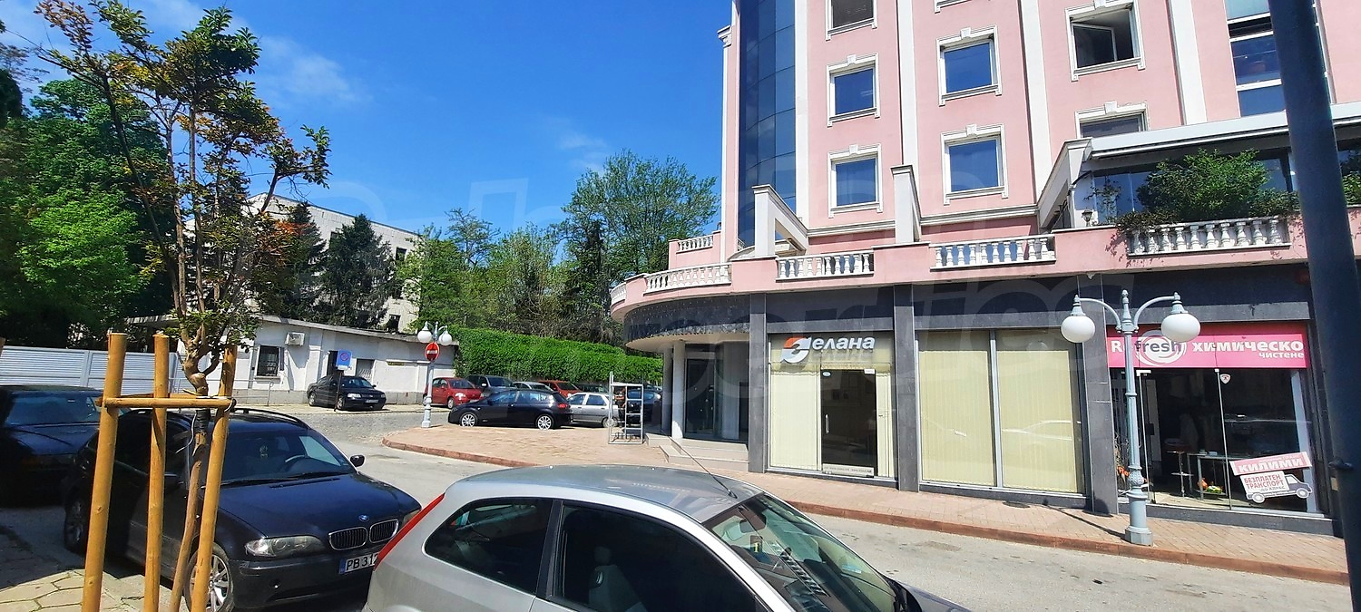 outside, facade, parking, green area