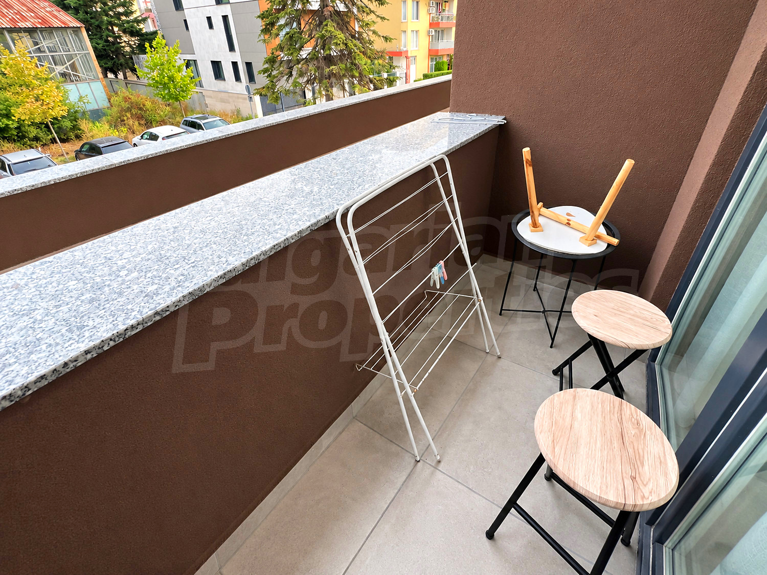 balcony