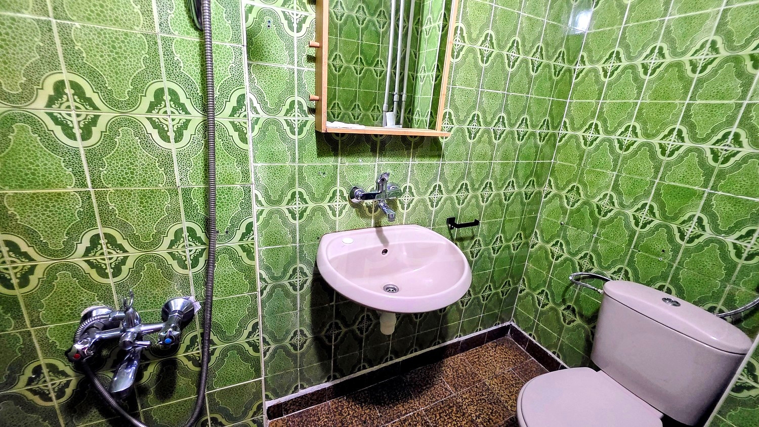 bathroom, toilet