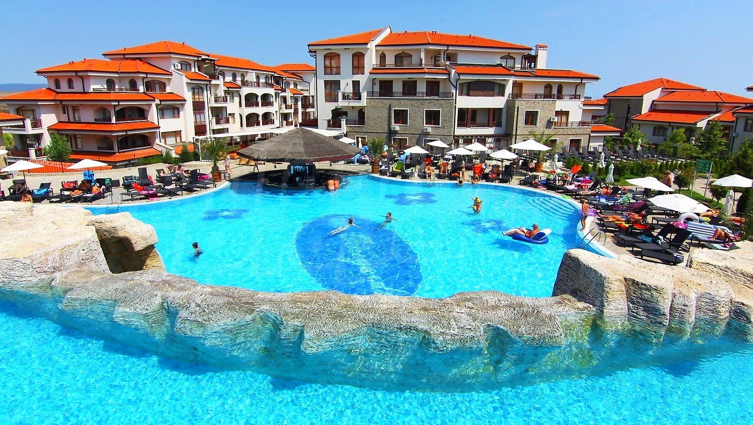 outside, pool, facade, garden