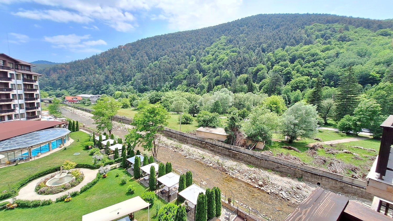 outside, garden, mountain, green area, view from balcony