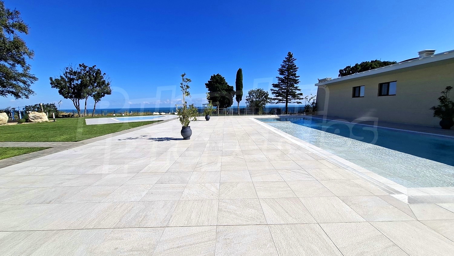 outside, pool, sea, garden