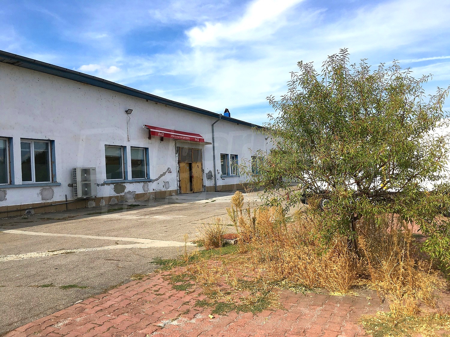 outside, facade, parking