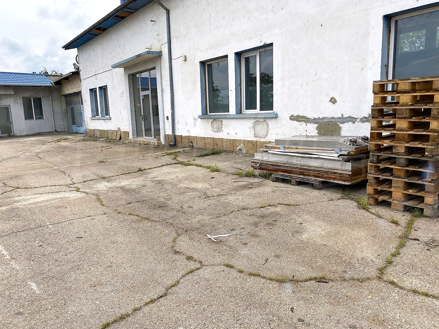 outside, facade, parking