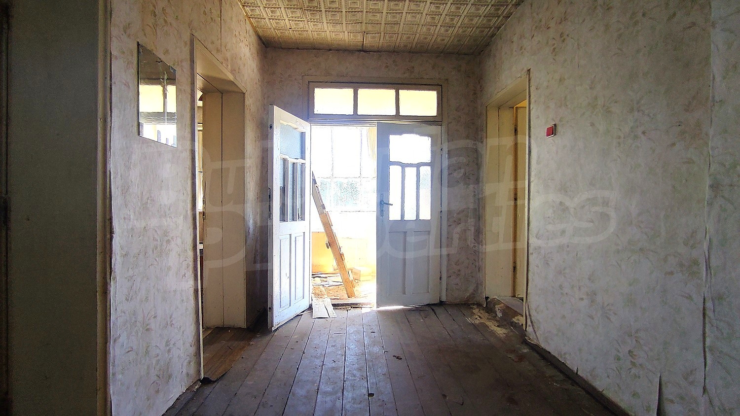hallway, inside
