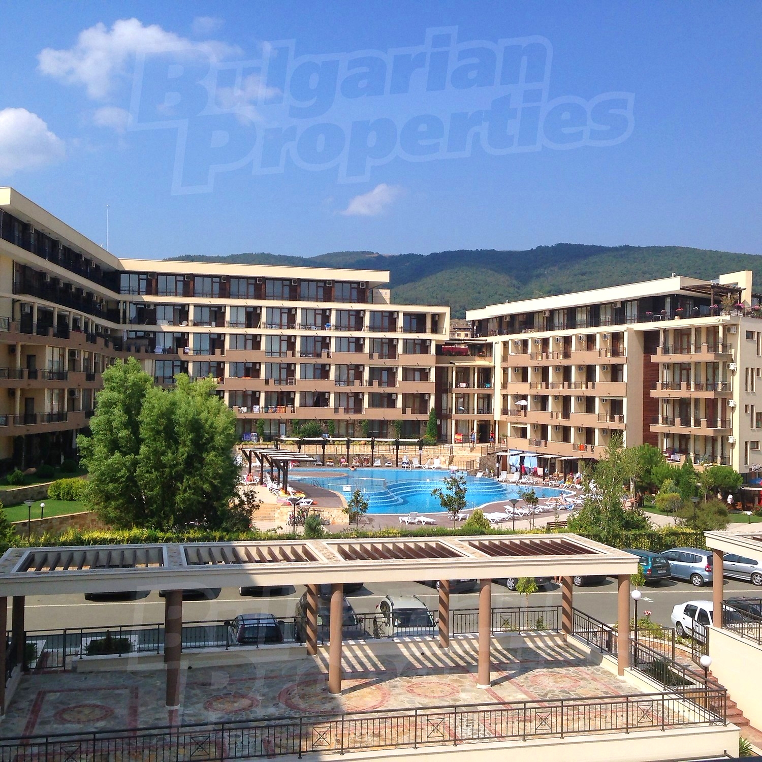 outside, pool, facade, mountain, green area