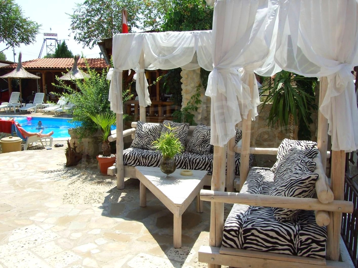 outside, pool, garden