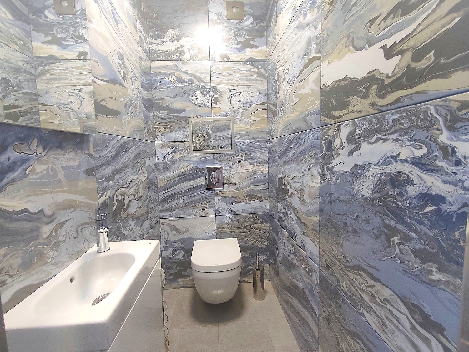 bathroom, toilet
