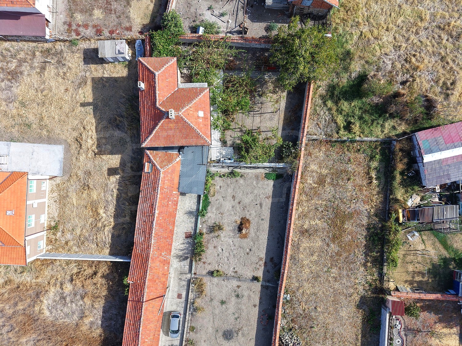 outside, facade, garden, parking