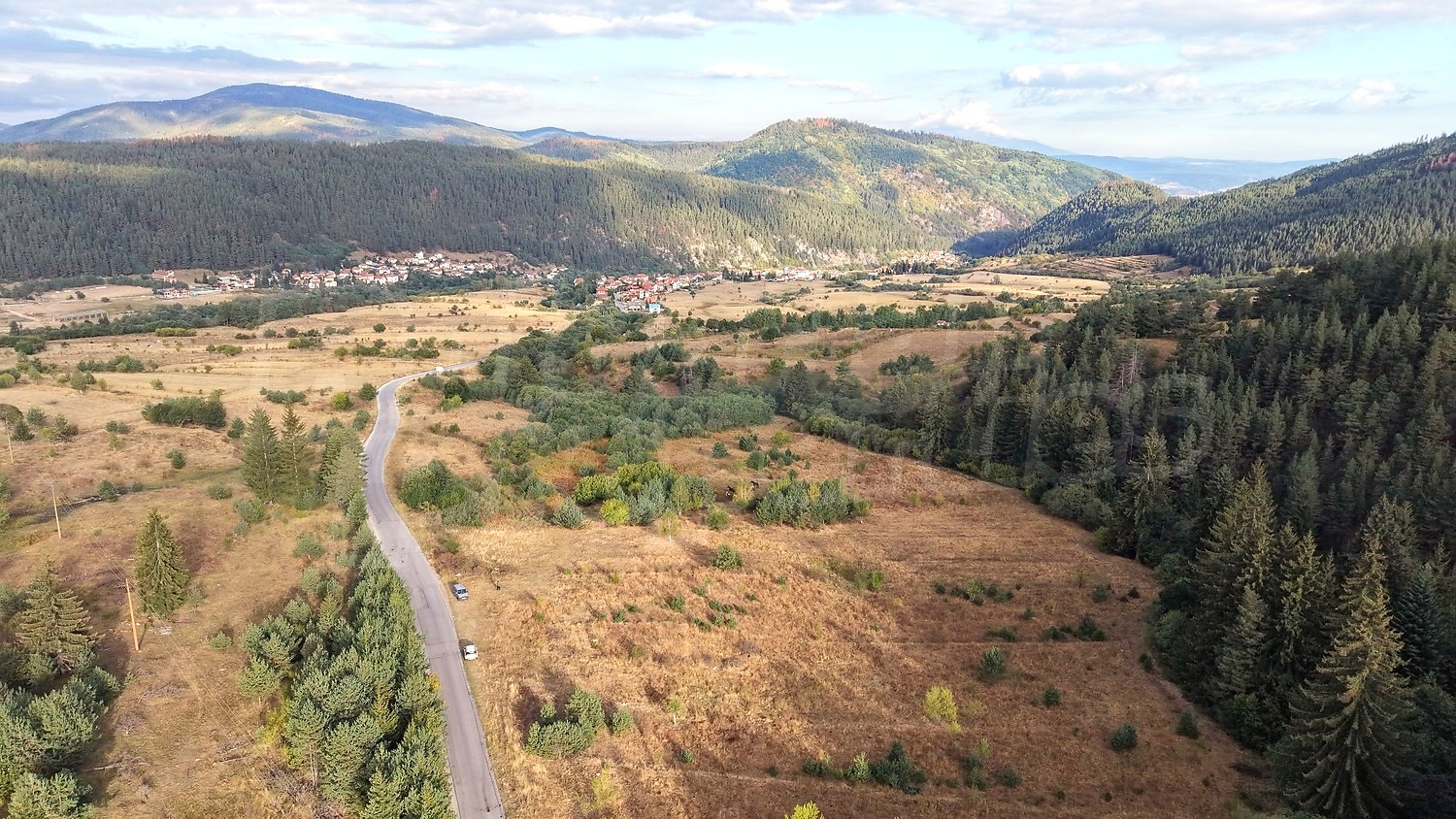 outside, mountain, green area