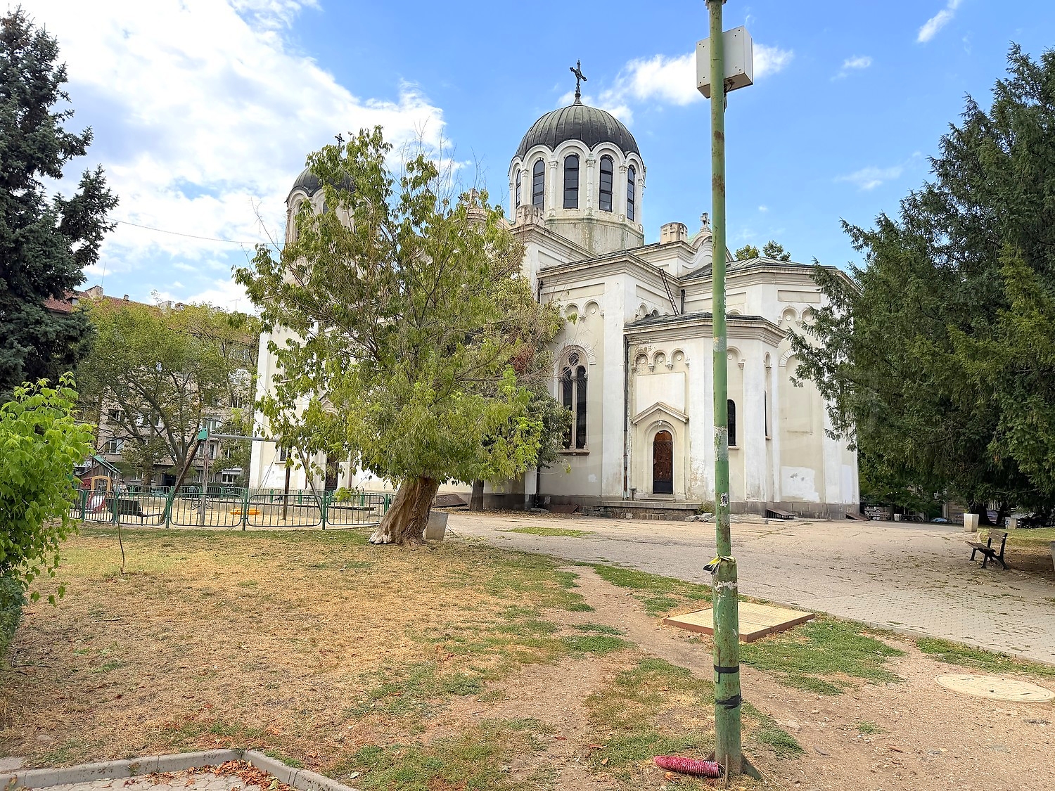 outside, facade, garden