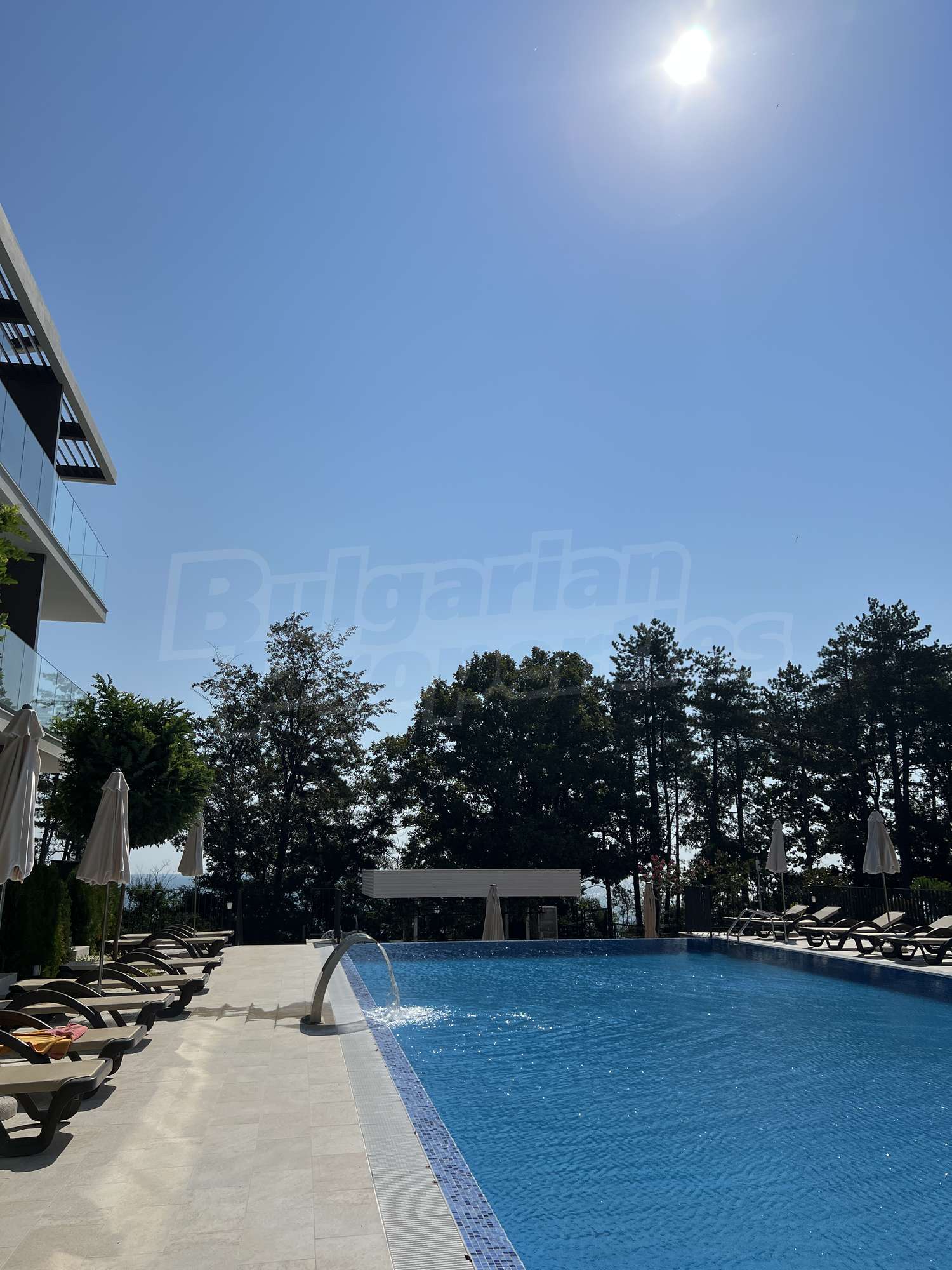 outside, pool, green area