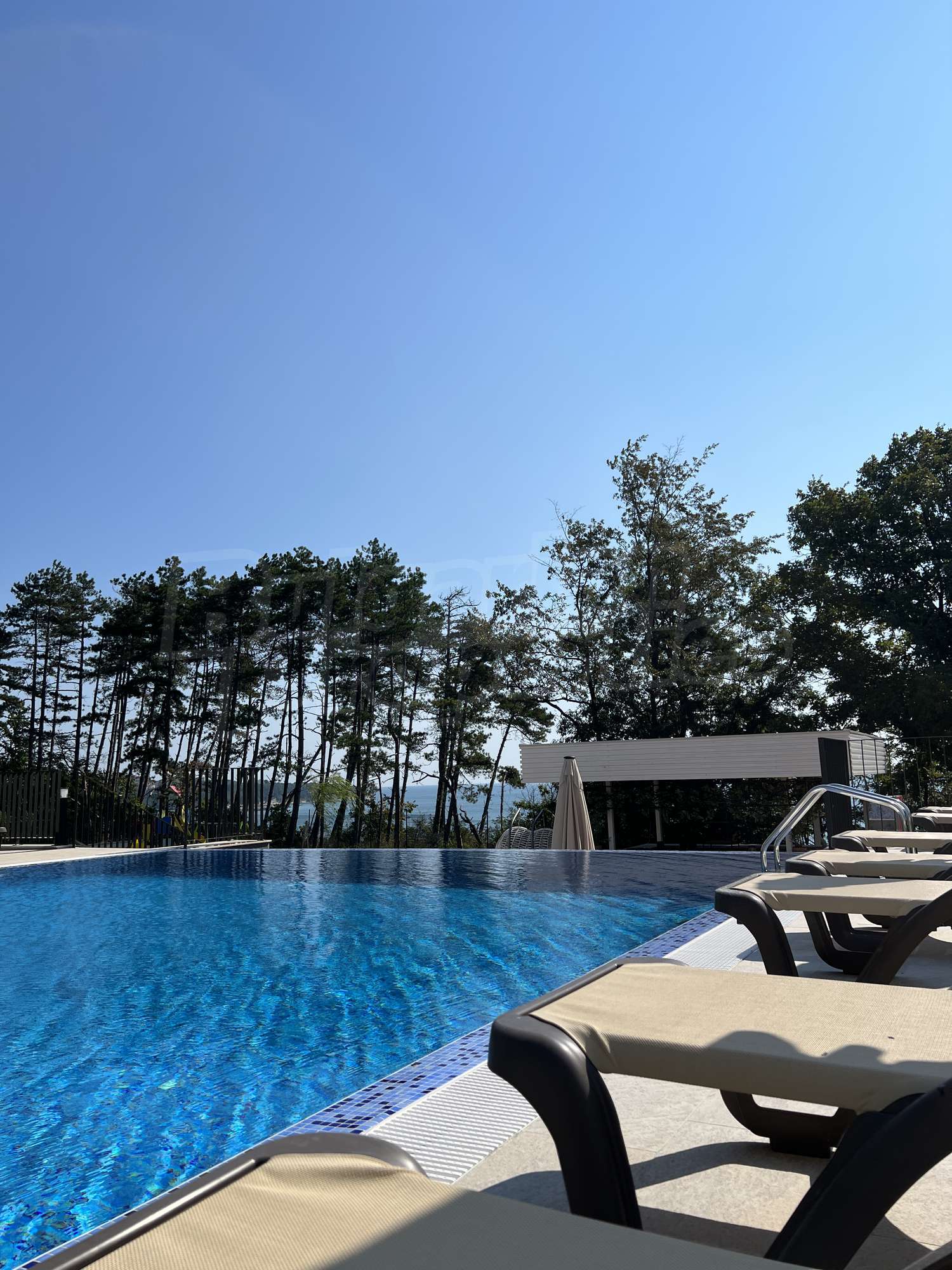 outside, pool, green area
