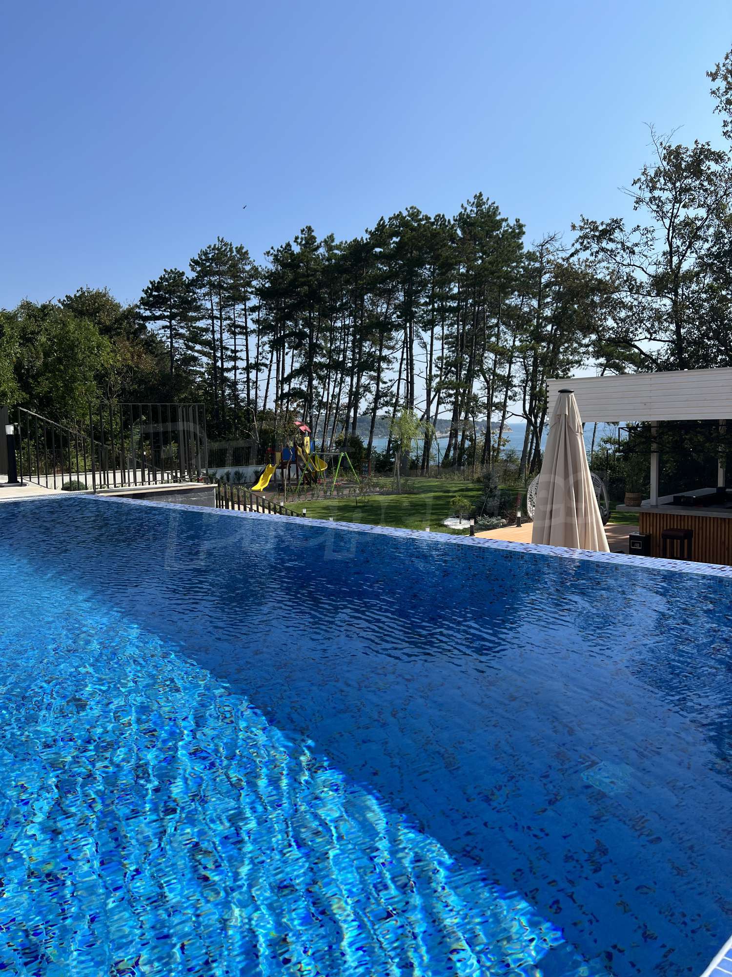 outside, pool, green area