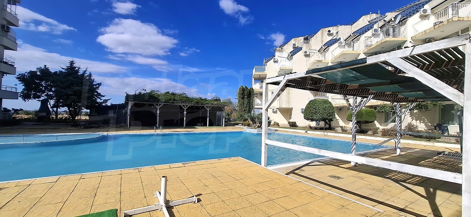 outside, pool