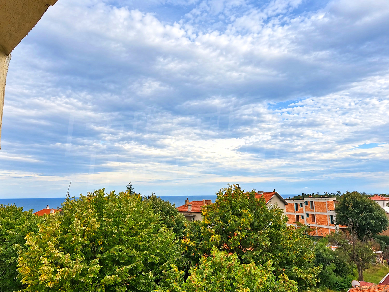 outside, view from balcony, sea, green area