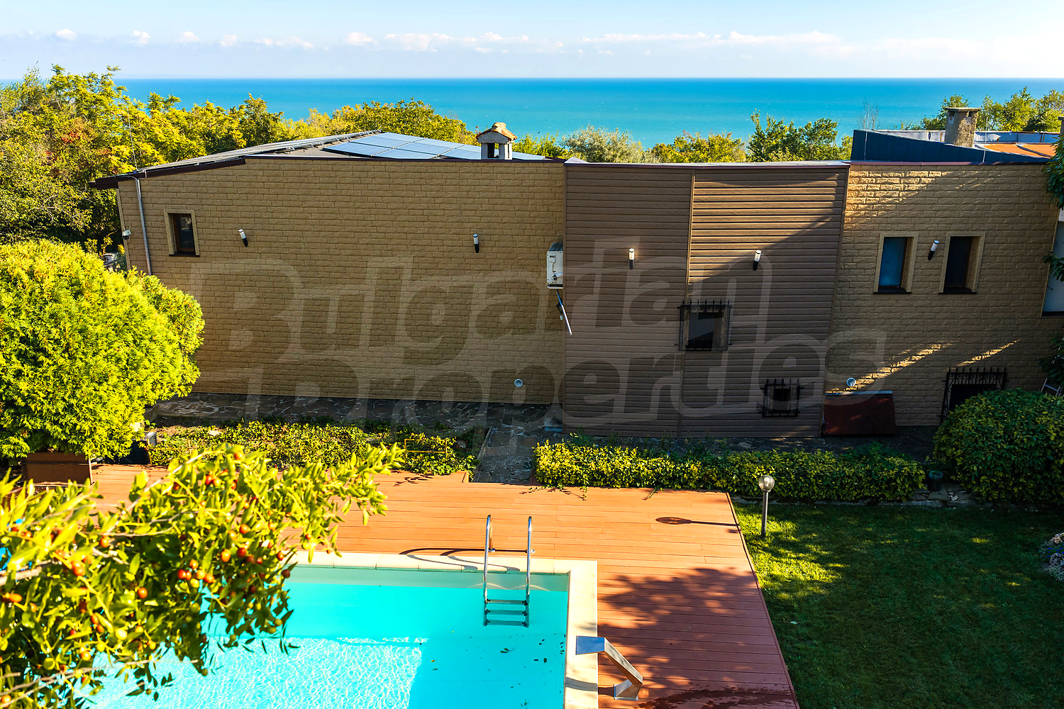 outside, pool, sea, garden
