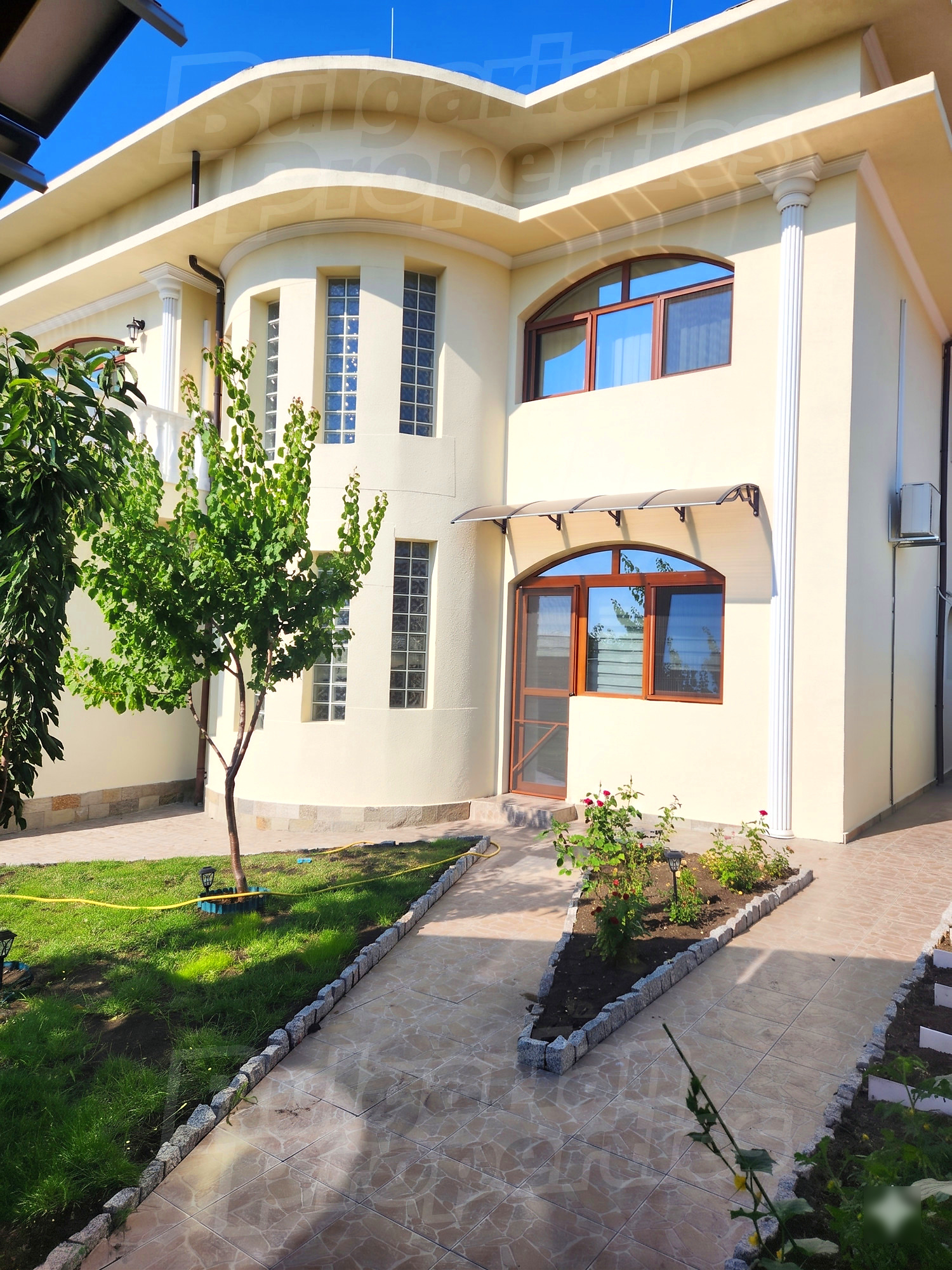 outside, facade, garden