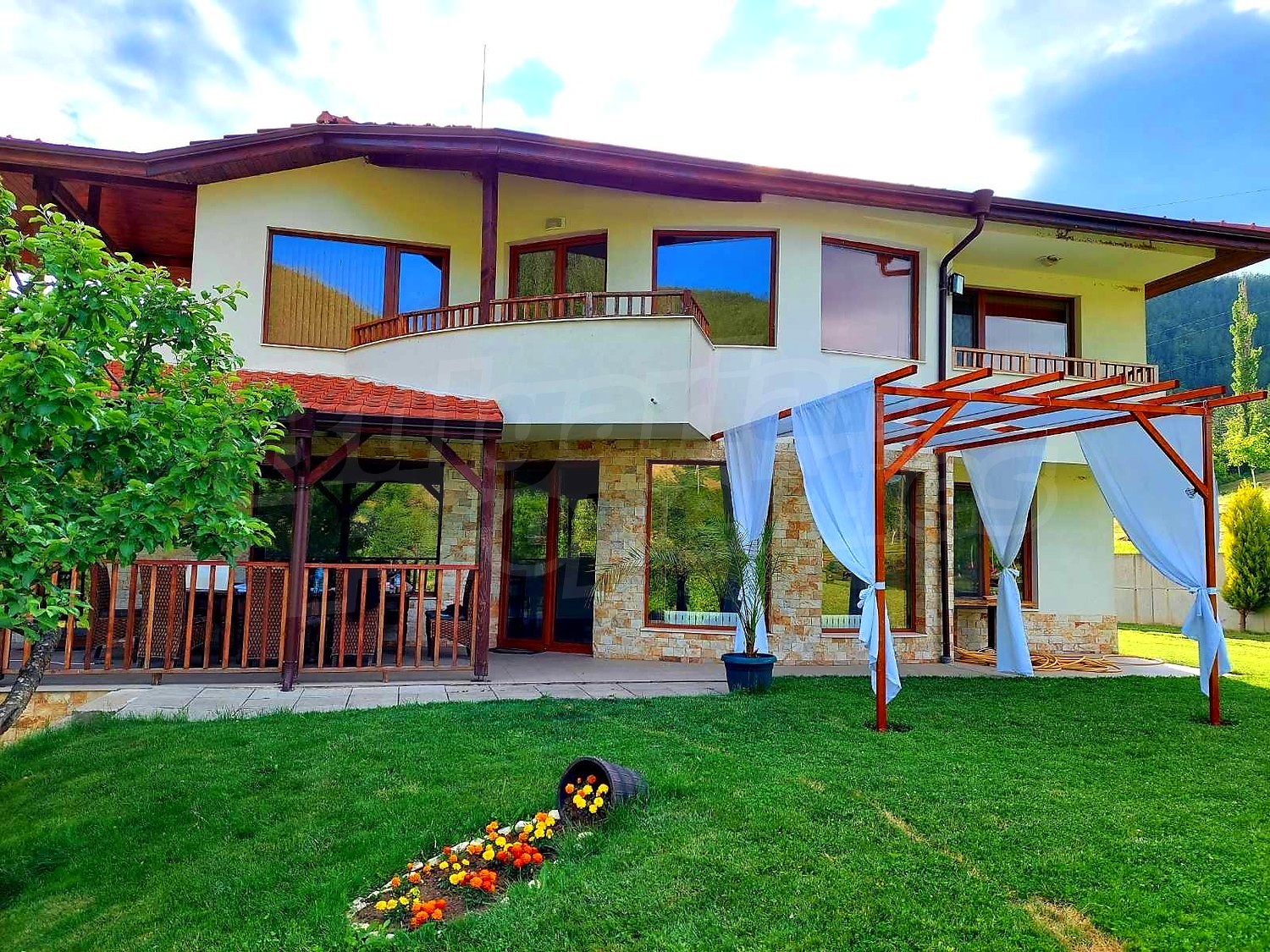 outside, facade, garden