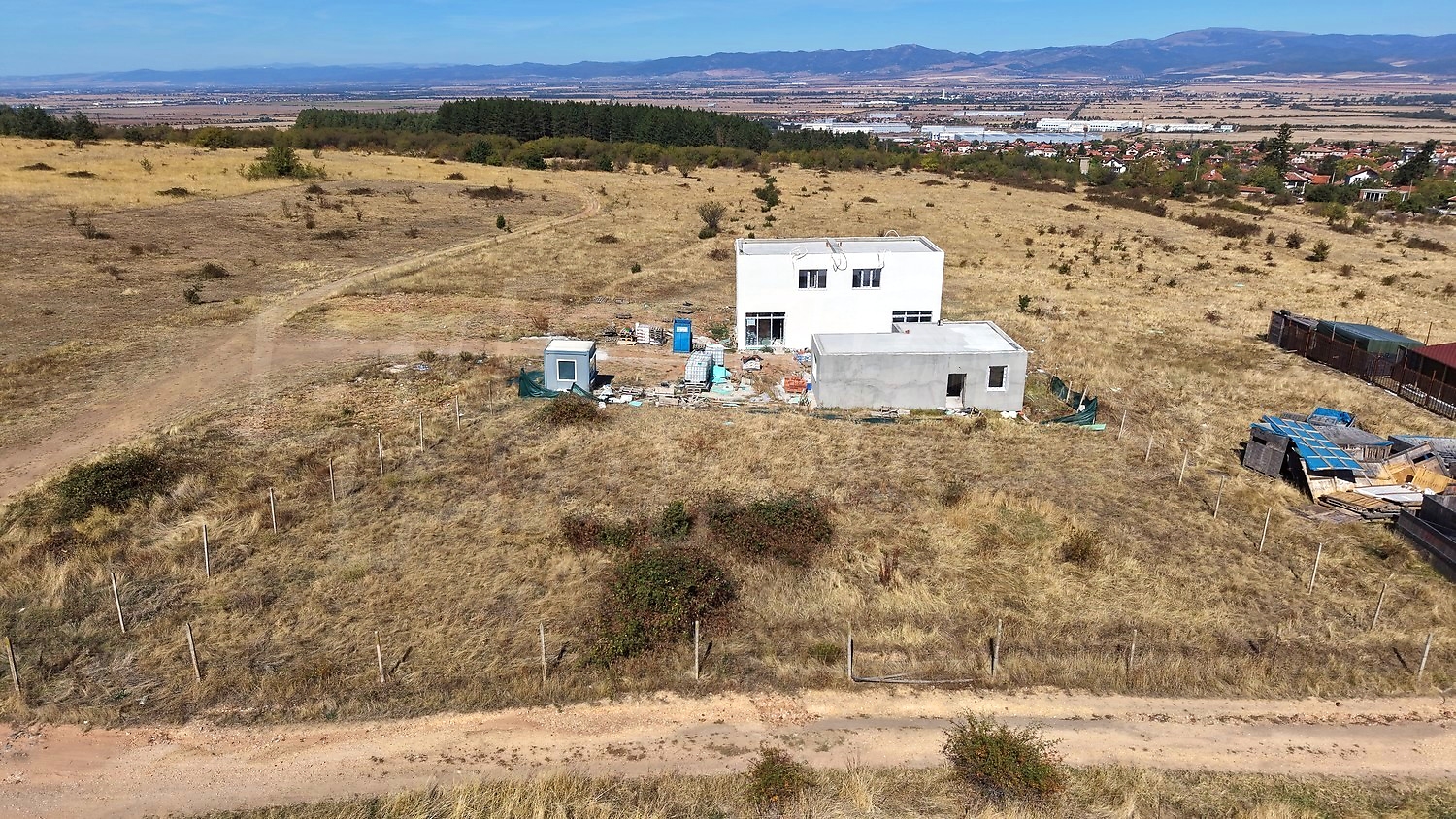 outside, facade, mountain, green area