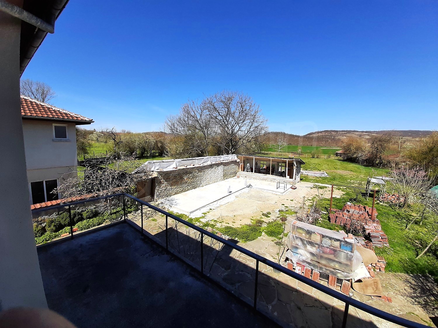 outside, view from balcony, garden