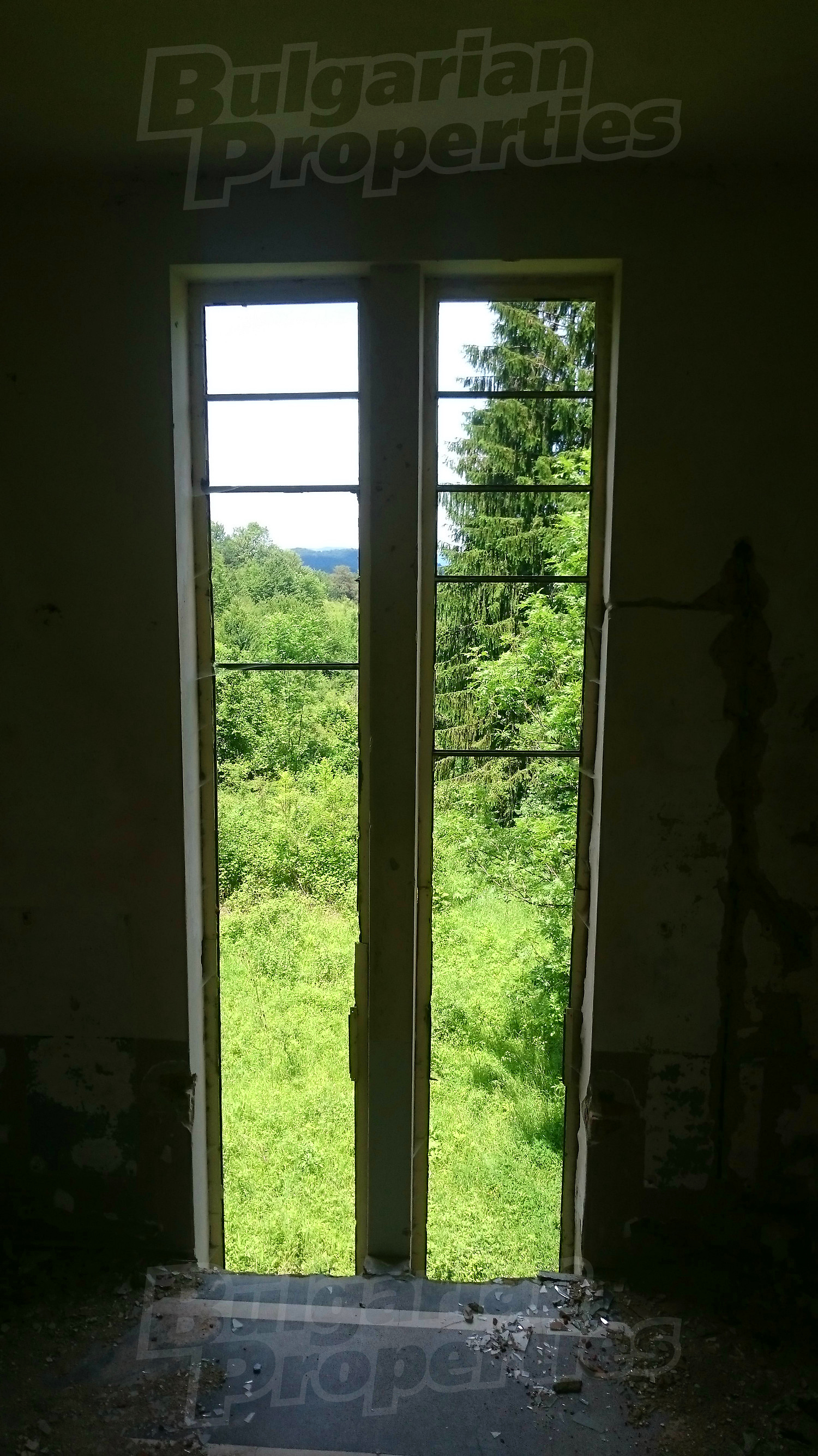 inside, view from balcony, green area