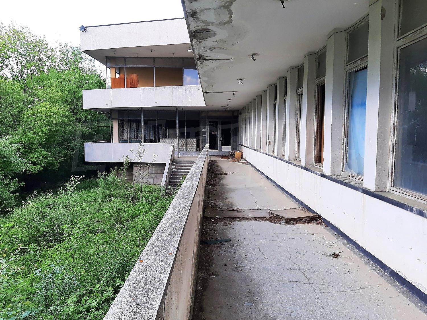 outside, facade, green area