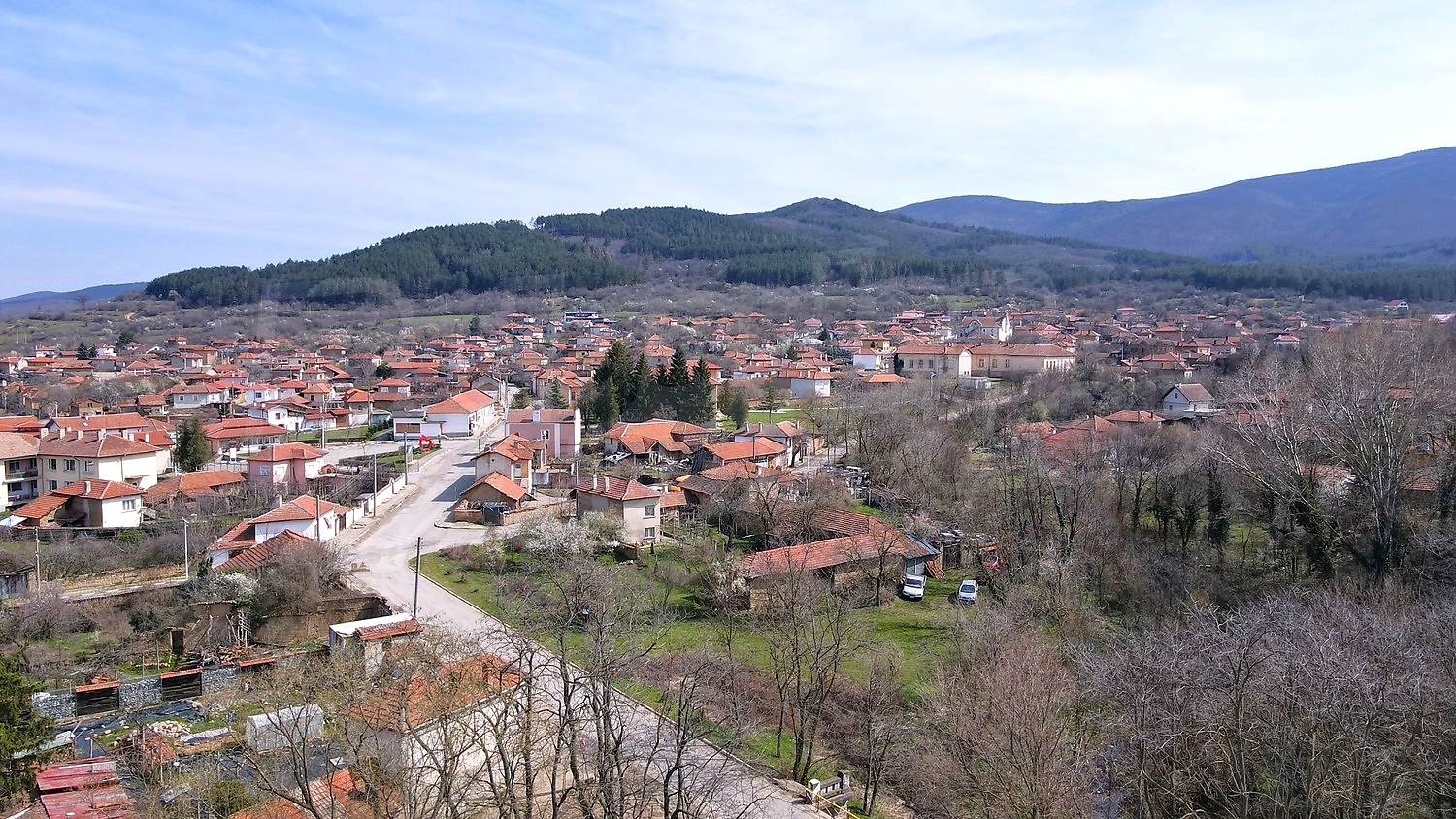 outside, mountain, green area