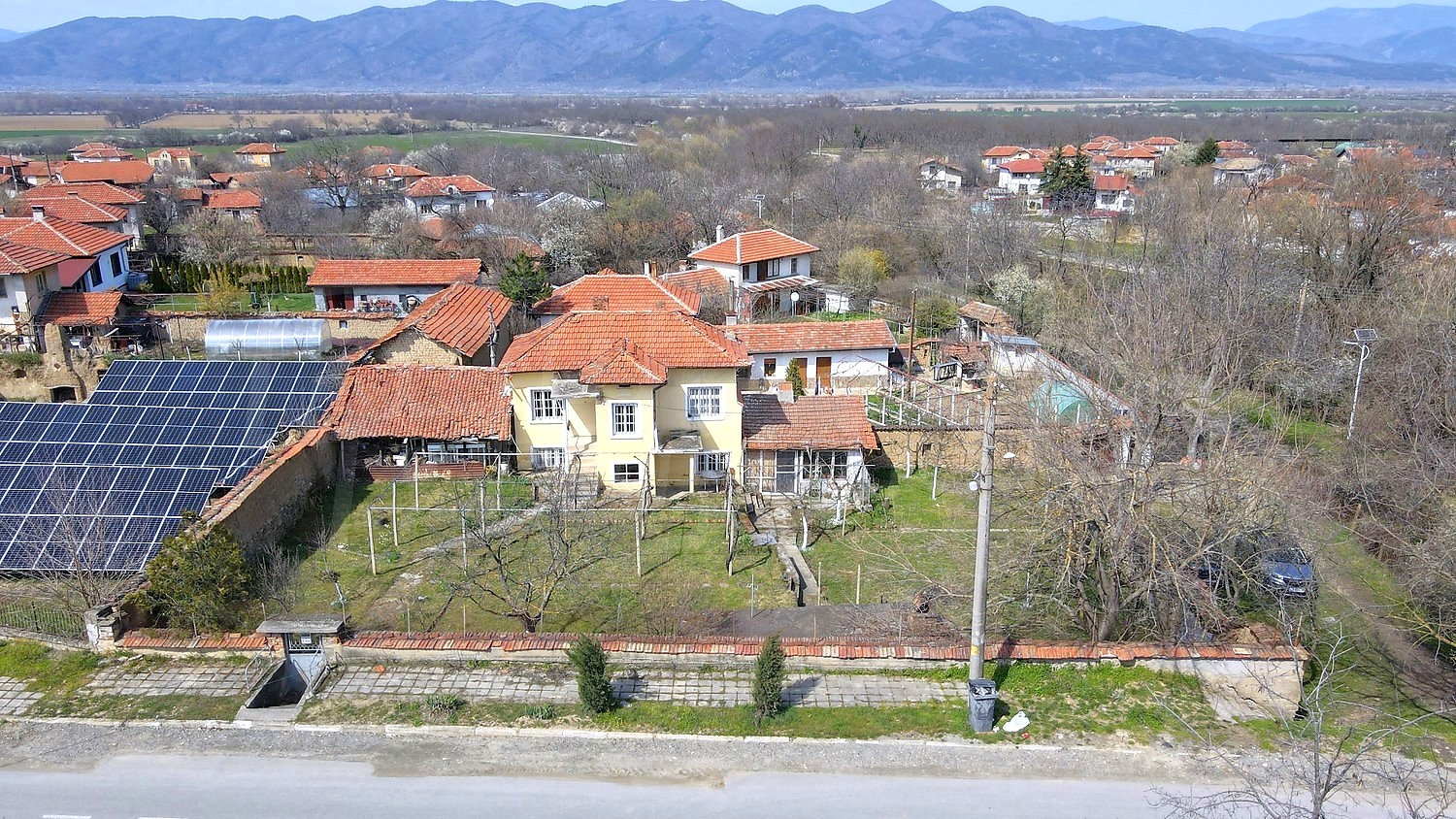 outside, facade, garden, mountain