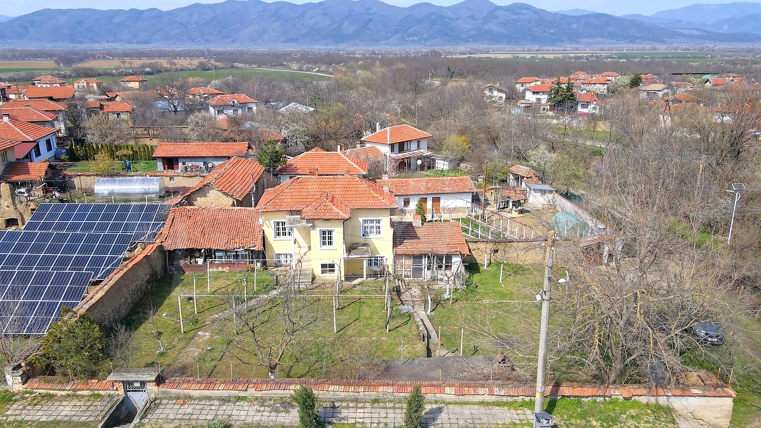 outside, facade, garden, mountain, green area