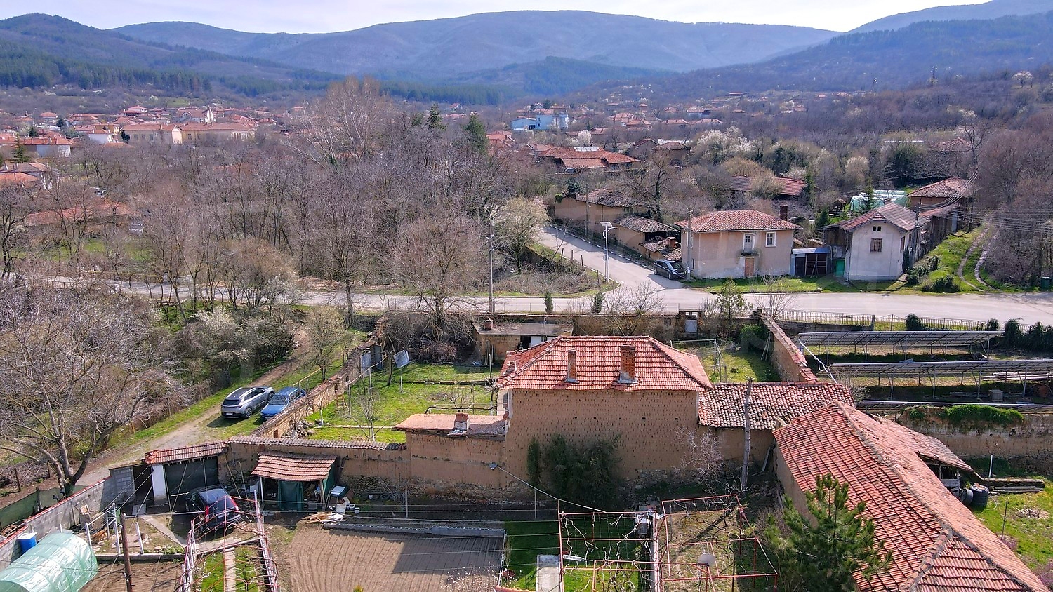outside, mountain, green area