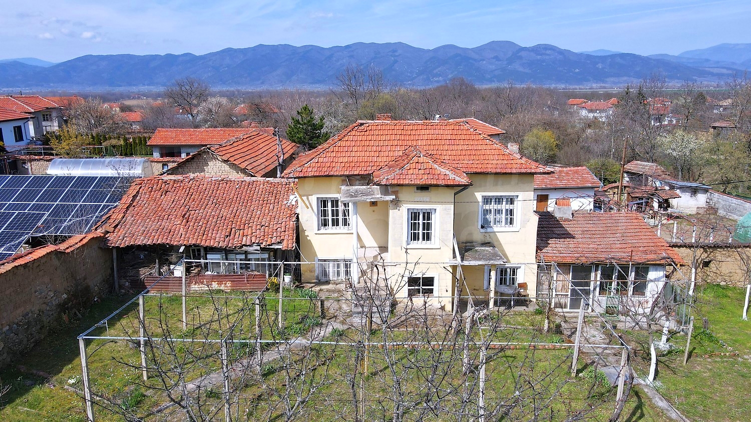 outside, facade, garden, mountain