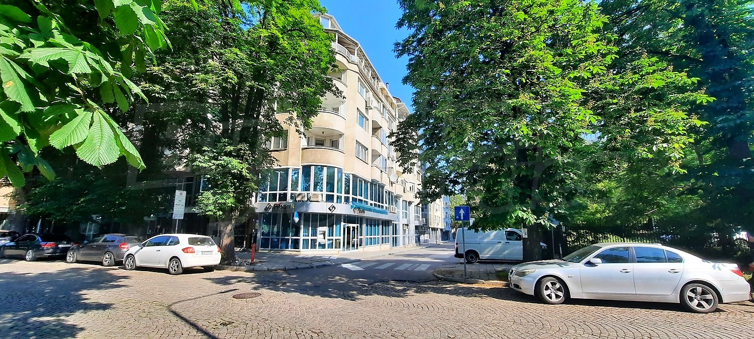 outside, facade, parking, green area