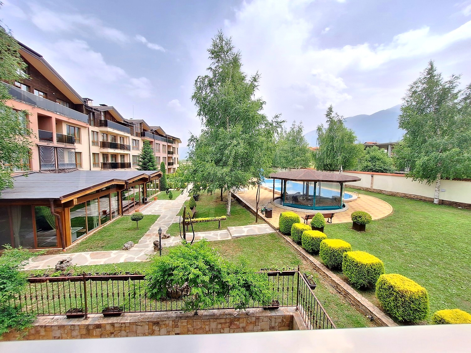 outside, garden, pool, mountain, green area