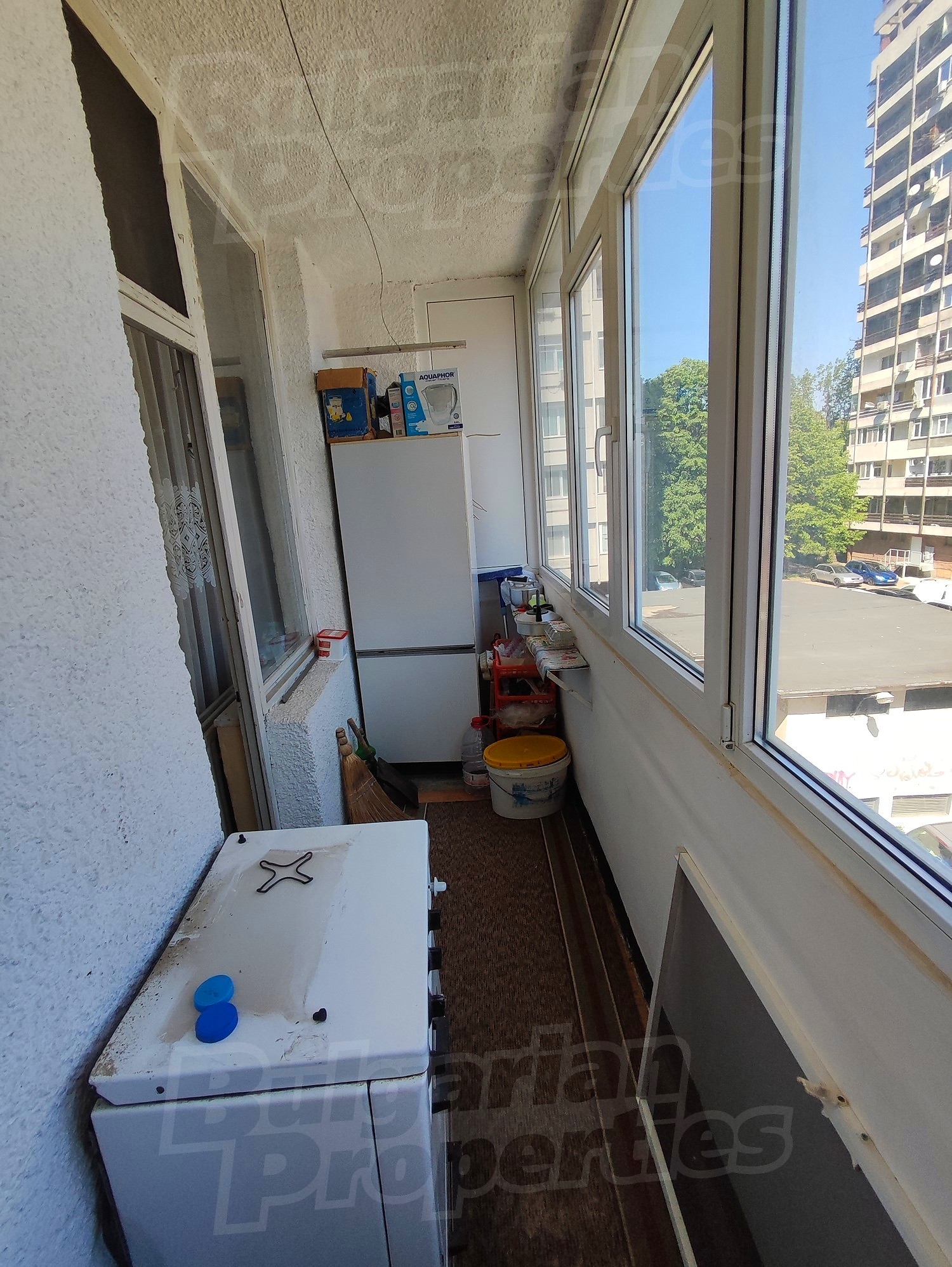balcony