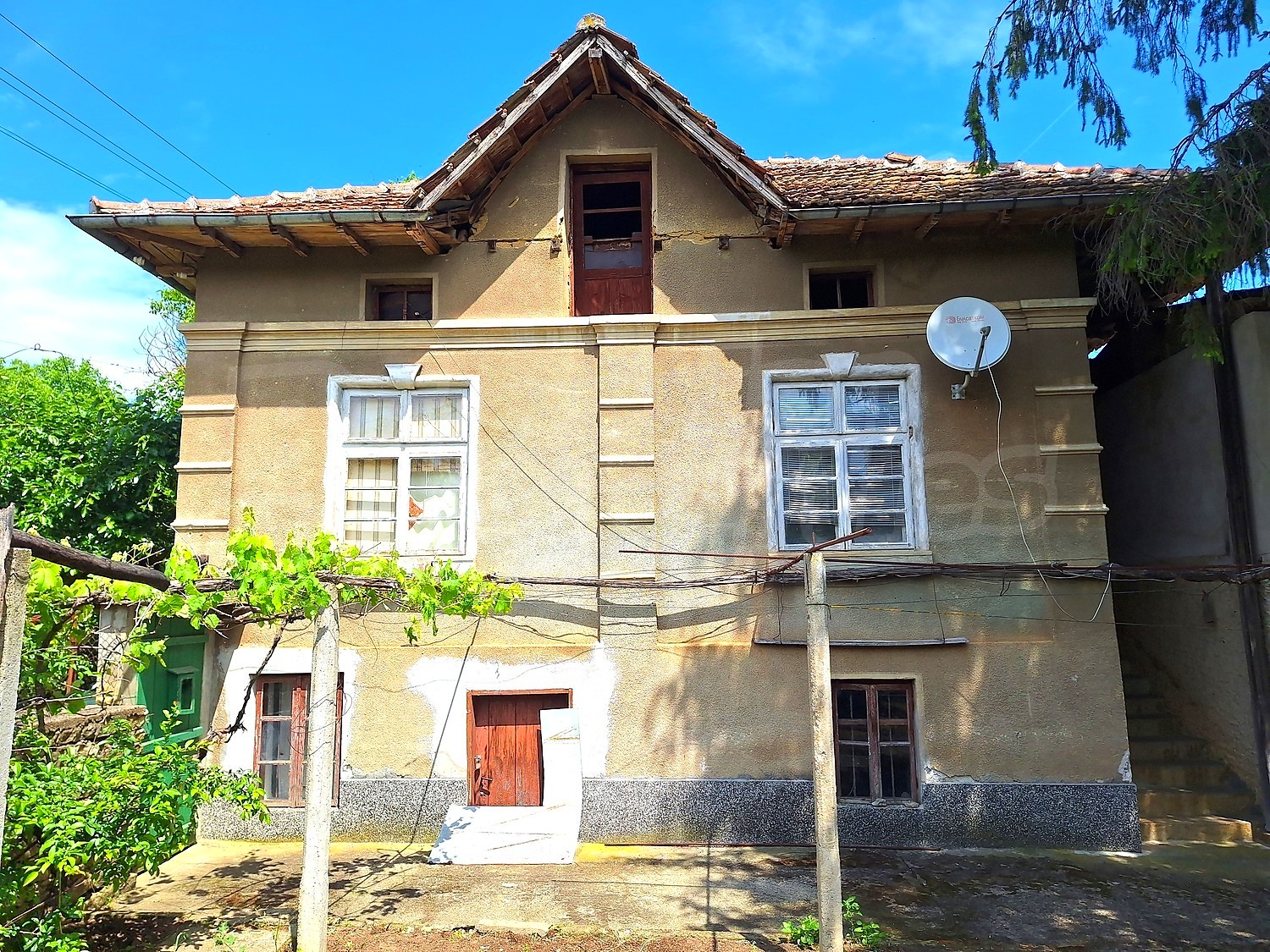 outside, facade, garden