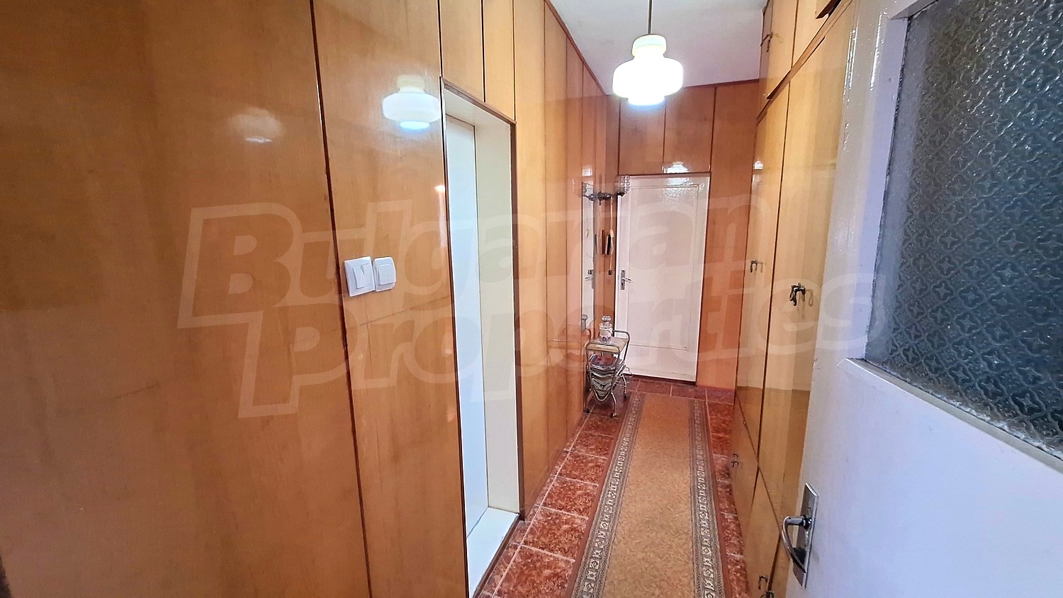 hallway, inside