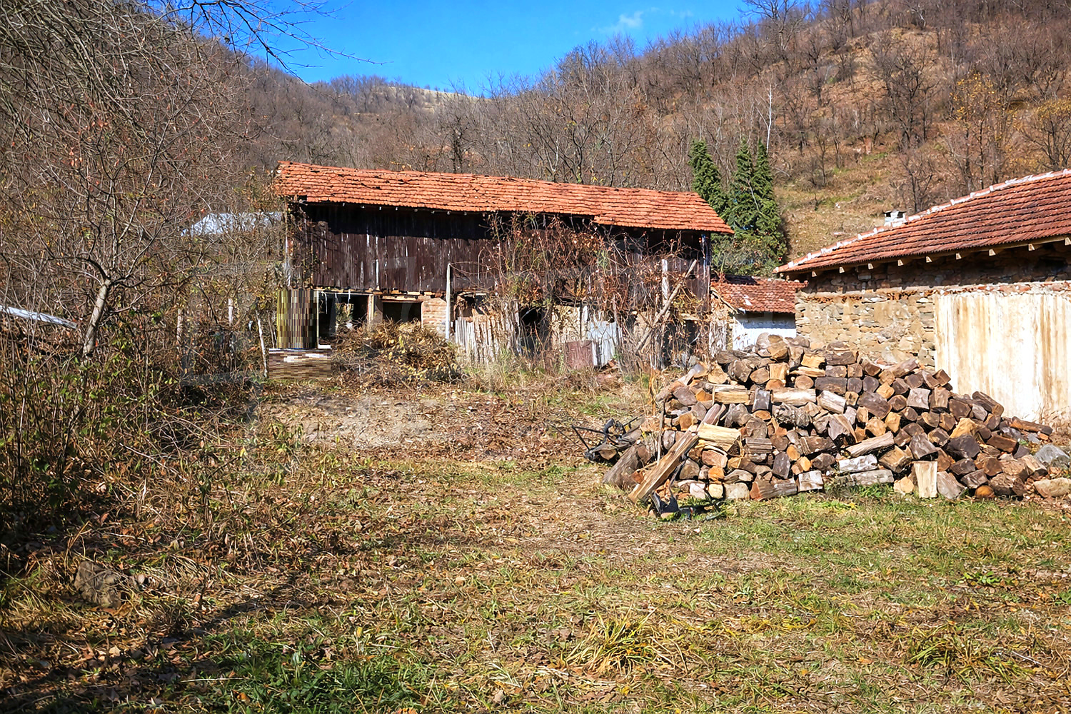 outside, garden, facade, mountain, green area