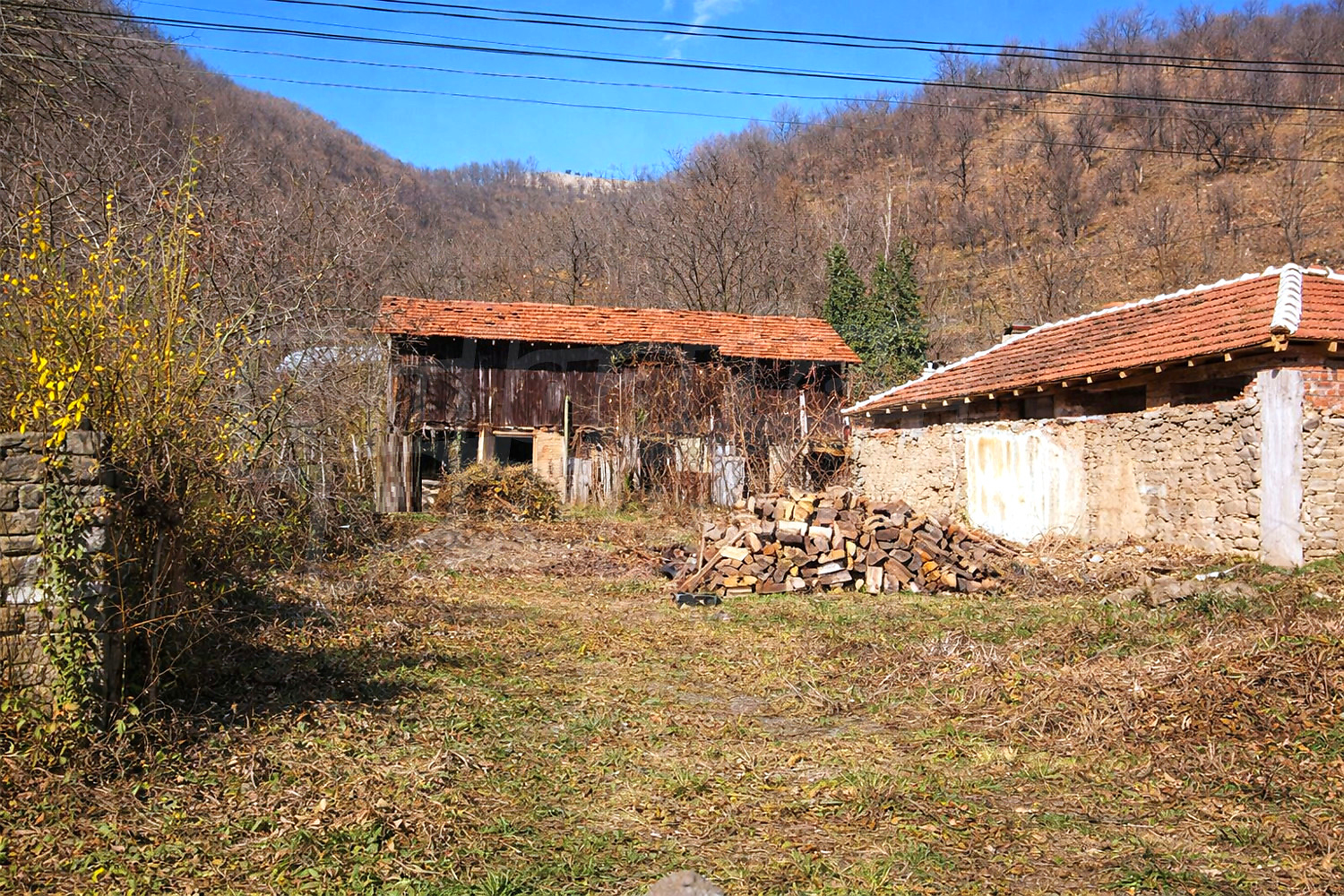 outside, mountain, facade, garden, green area
