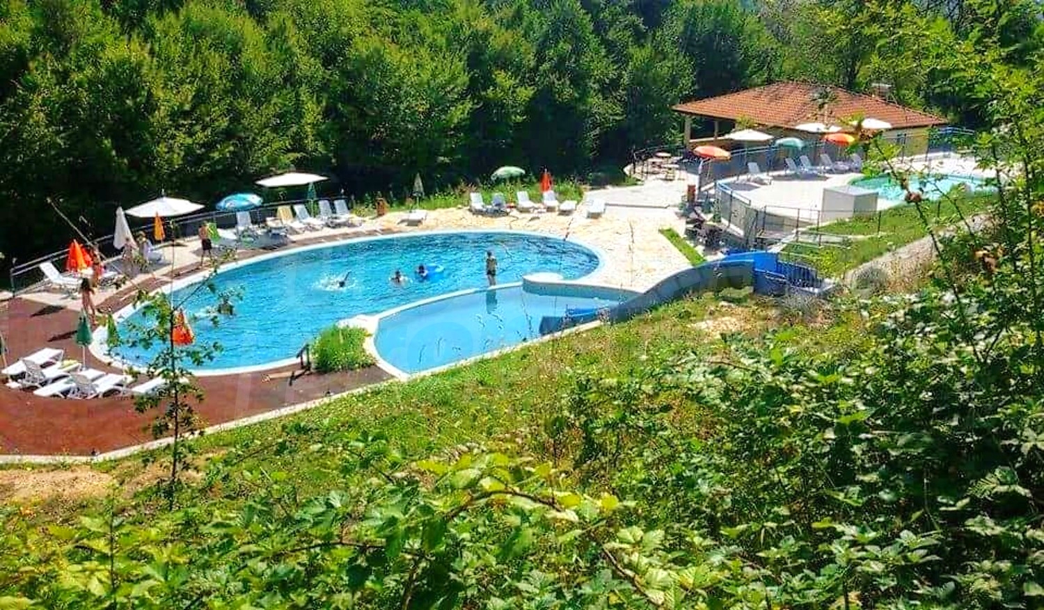 outside, pool, green area