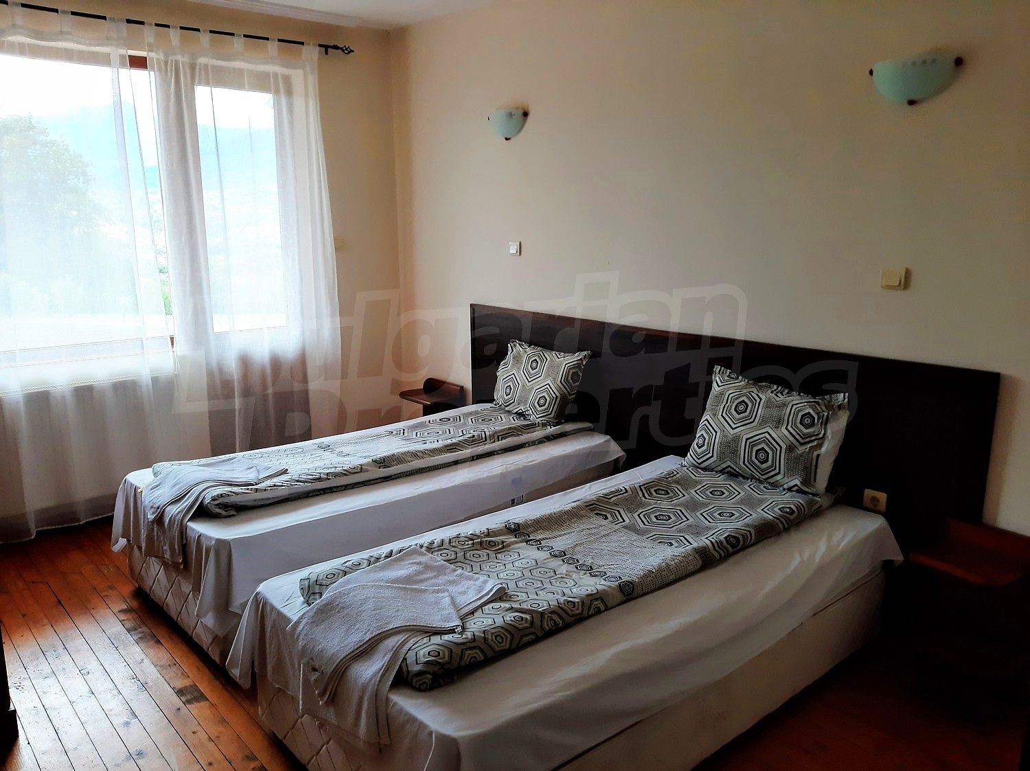 inside, bedroom