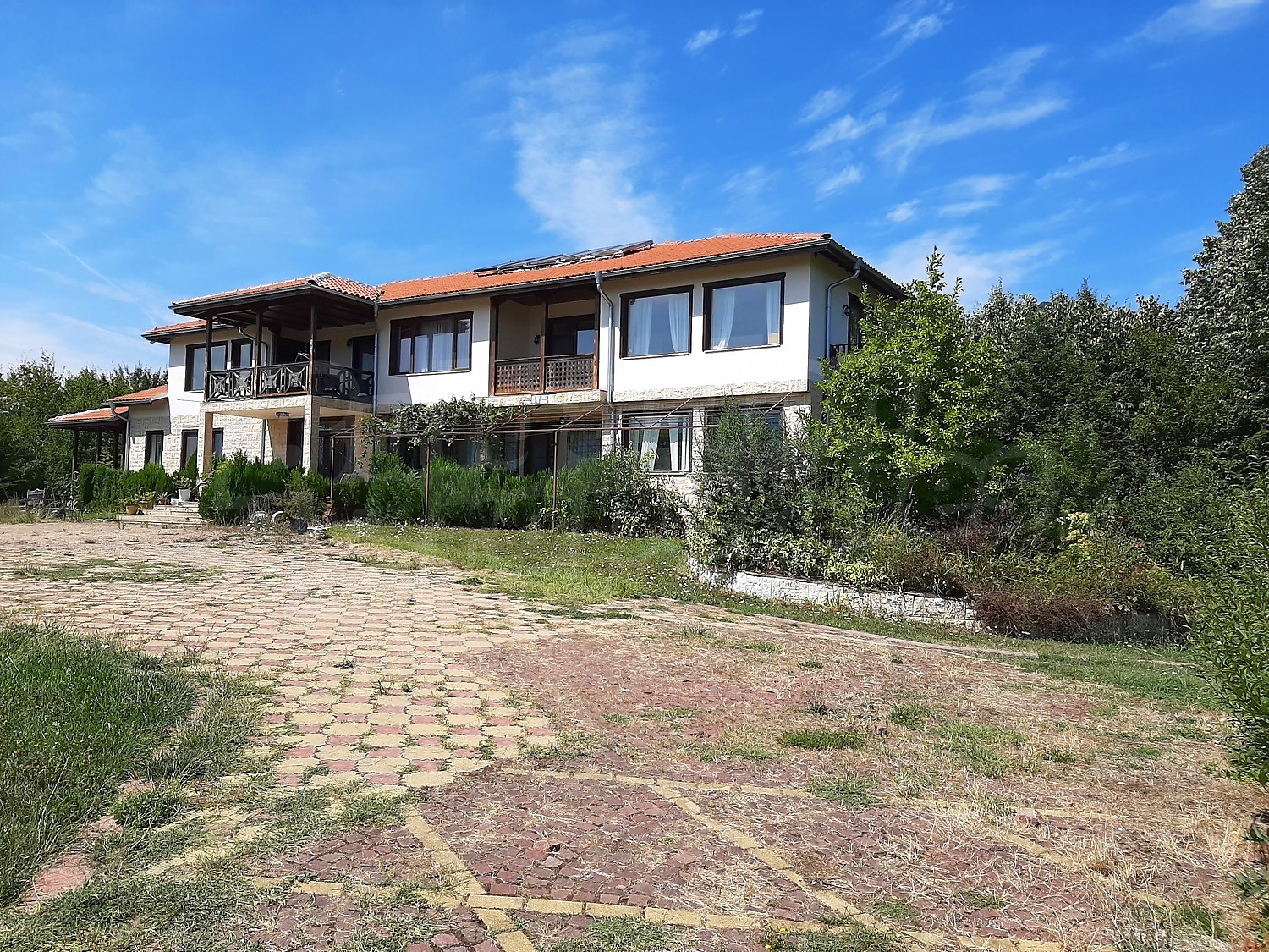 outside, facade, garden, green area