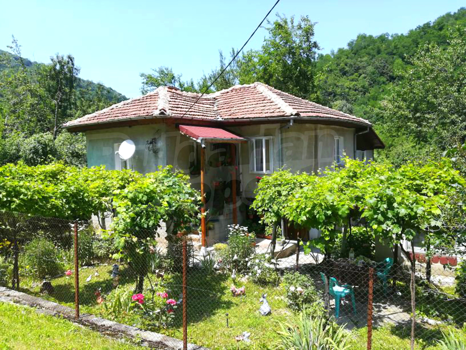 outside, facade, garden, mountain, green area