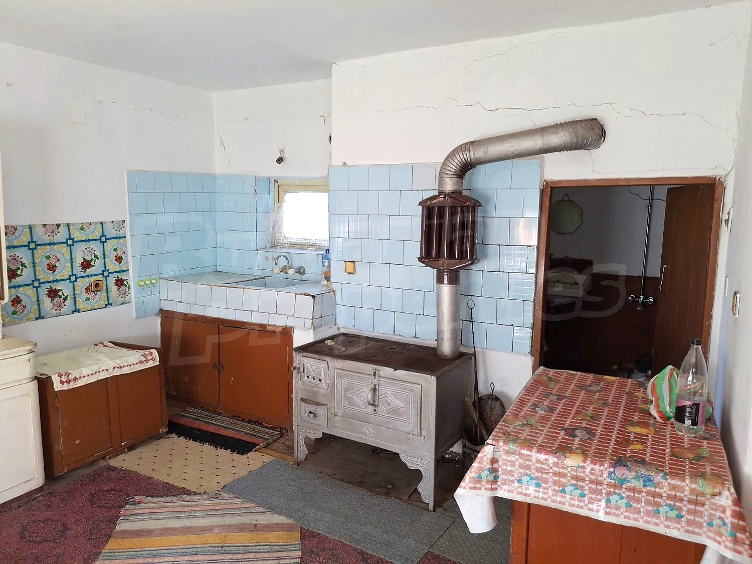 inside, kitchen, furnished