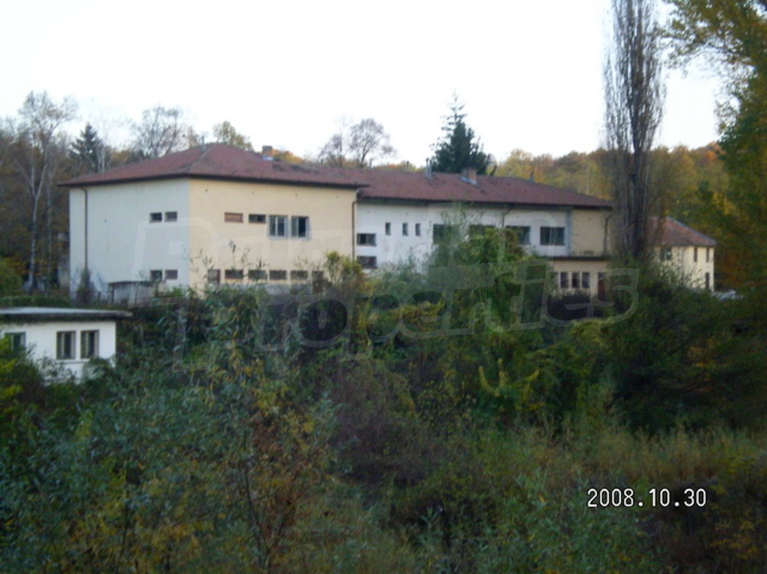 outside, facade, green area