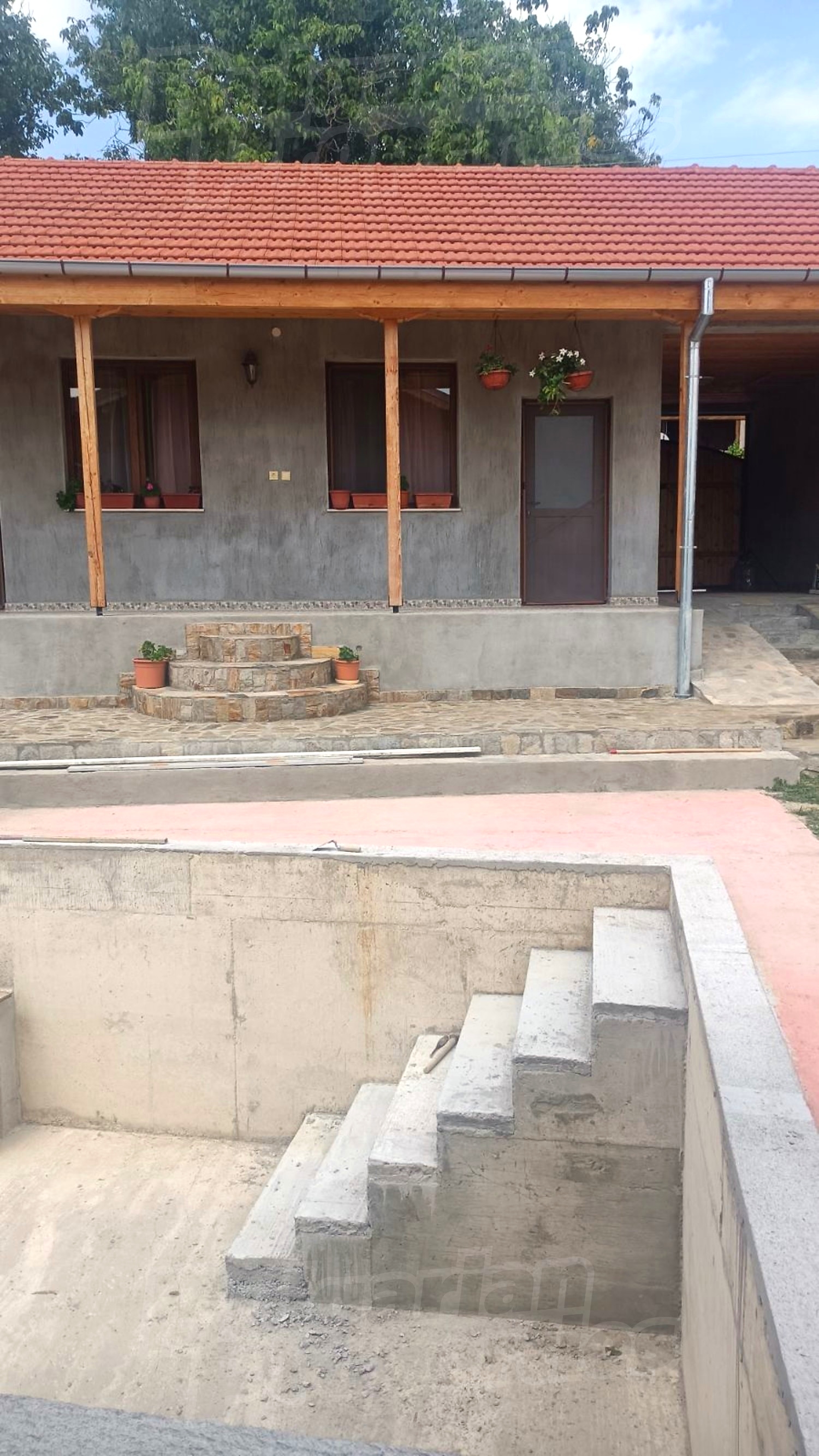 outside, pool, facade, garden