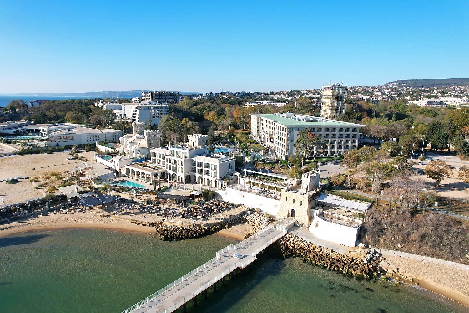 outside, sea, facade, pool, garden