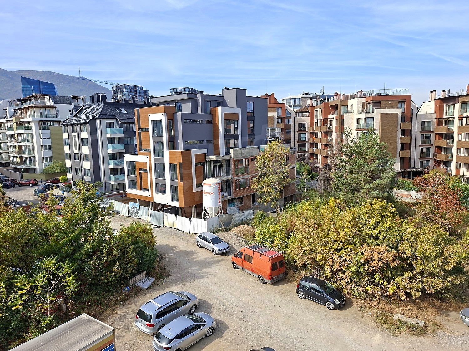 outside, facade, parking, mountain